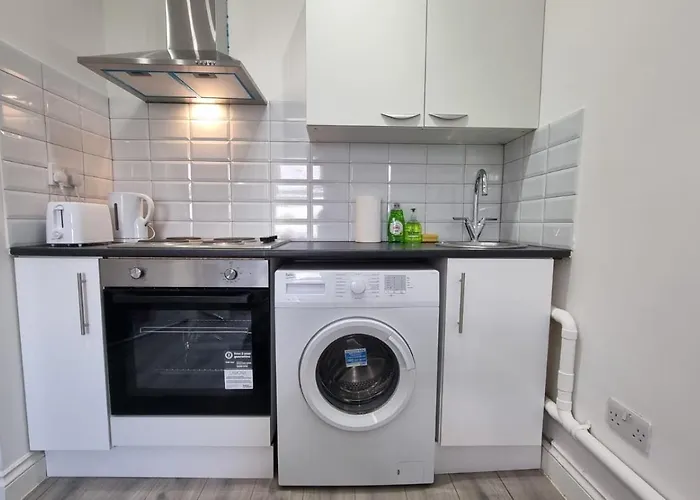 Studio For 2 Person Next To Woodgreen